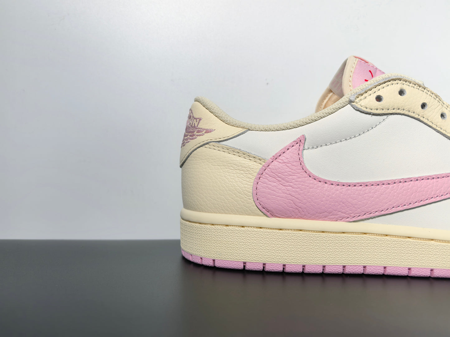 Travis Scott x Jordan 1 Retro Low Muslin Pink Sail Shy Pink