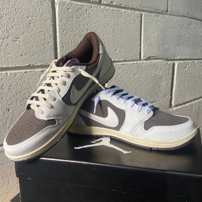 AIR JORDAN 1 TRAVIS SCOTT – REVERSE MOCHA MARFIM MARROM