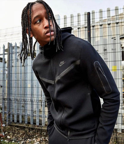 nike tech fleece preto