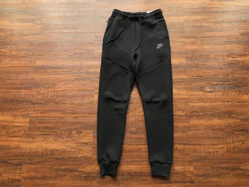 nike tech fleece preto