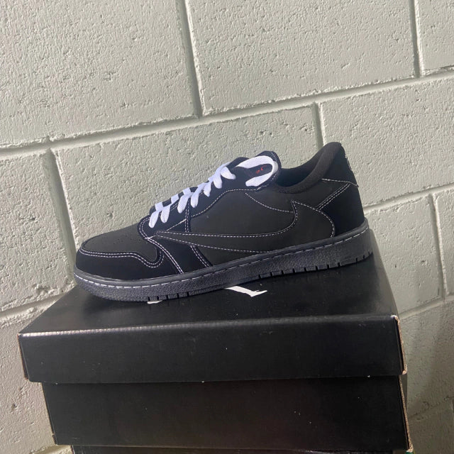 AIR JORDAN 1 TRAVIS SCOTT – BLACK PRETO PRETO