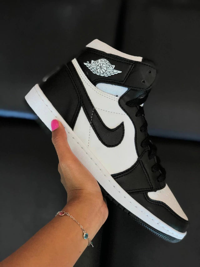 Air Jordan 1 High Panda (Preto/Branco)